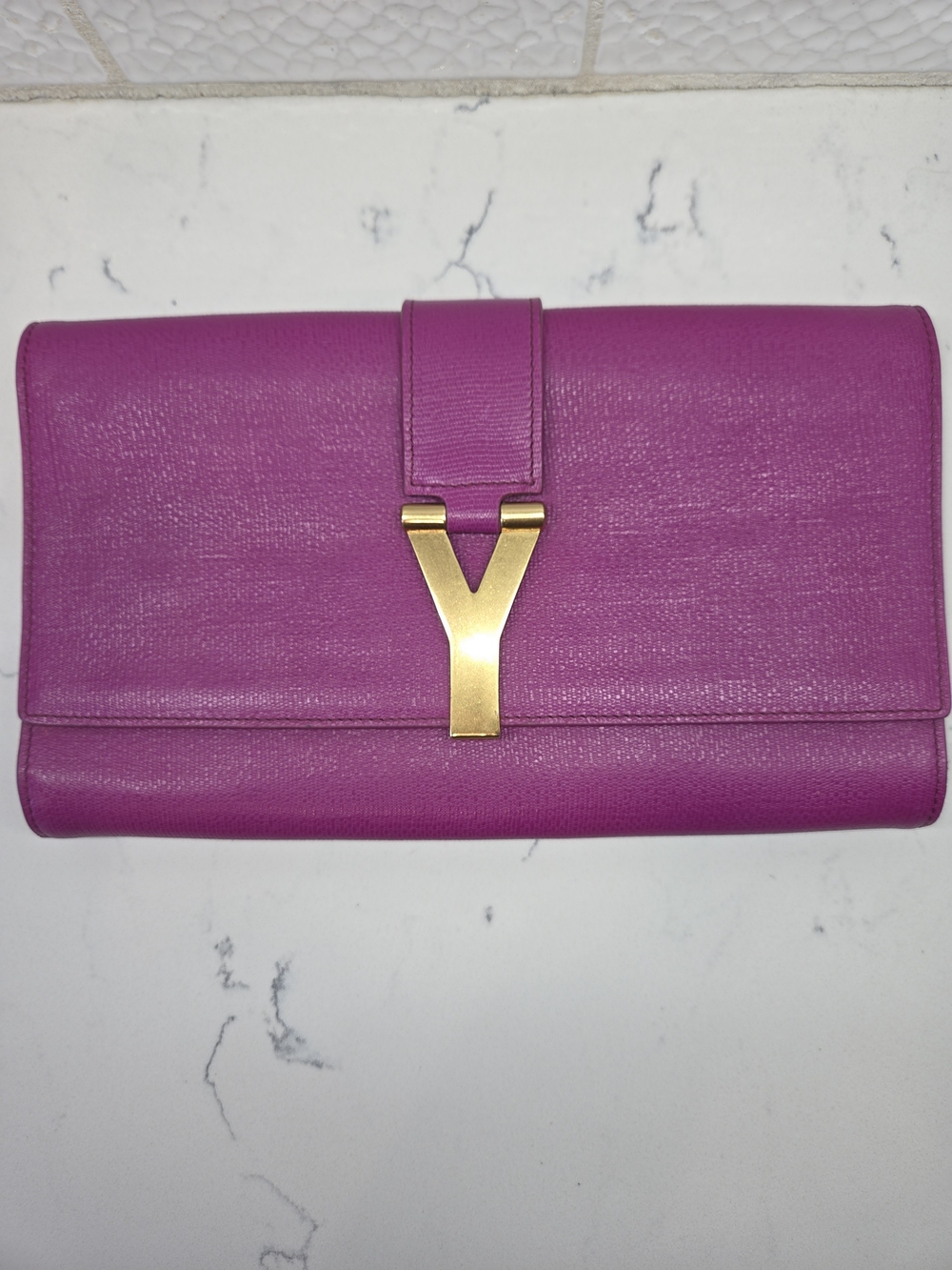 Authentic YSL Yves Saint Laurent Chyc Classic Y Ligne Clutch Fuchsia Leather